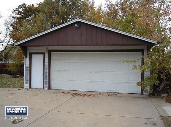 22x24 GARAGE WITH OPENER