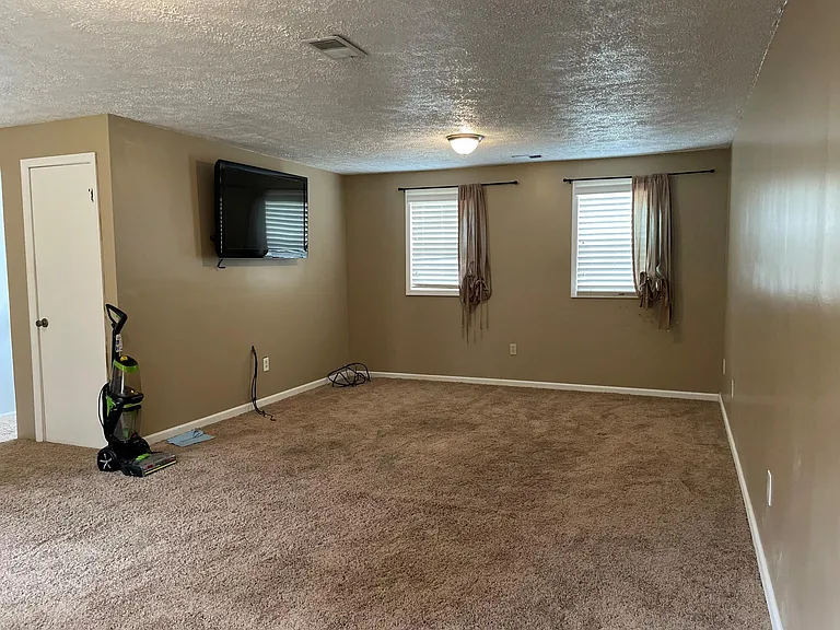 8136 Comet Dr — Photo 9