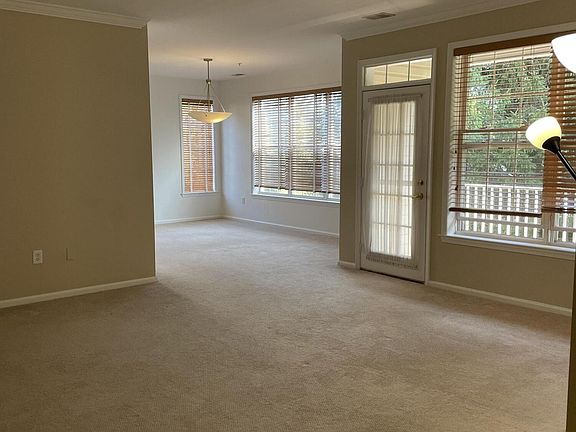 3rd image of 378 Saint Andrews Pl