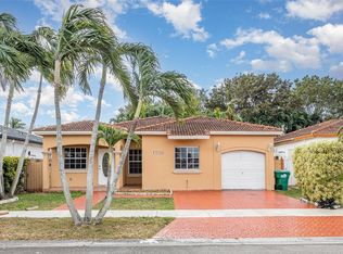 15744 SW 69th Ln, Miami, FL 33193