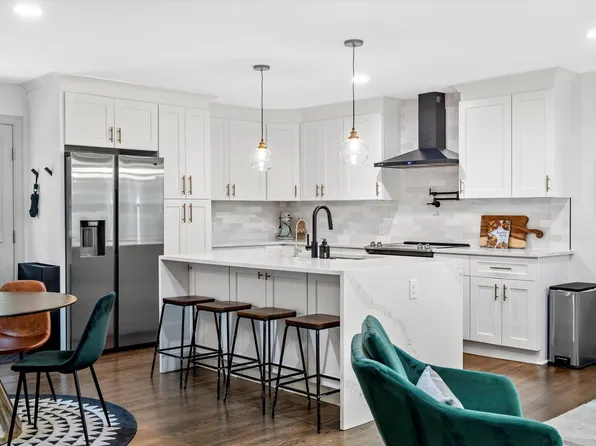 (undisclosed Address), Charlotte, NC 28216