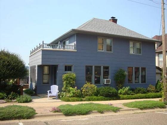 2nd image of 17 S Hill St