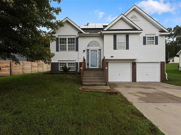 625 Midjay Dr, Liberty, MO 64068
