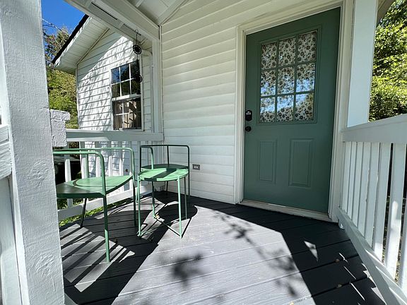 2nd image of 218 Meadow St