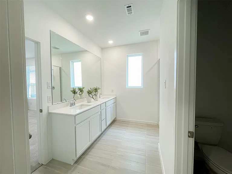 6314 Laguna Terra Dr — Photo 8