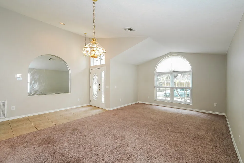 3 bed, 2.0 bath, 1629 sqft, $2,200 — Photo 3