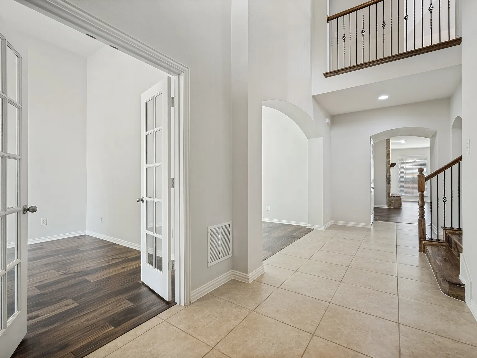4 bed, 3200 sqft, $3,250 — Photo 2