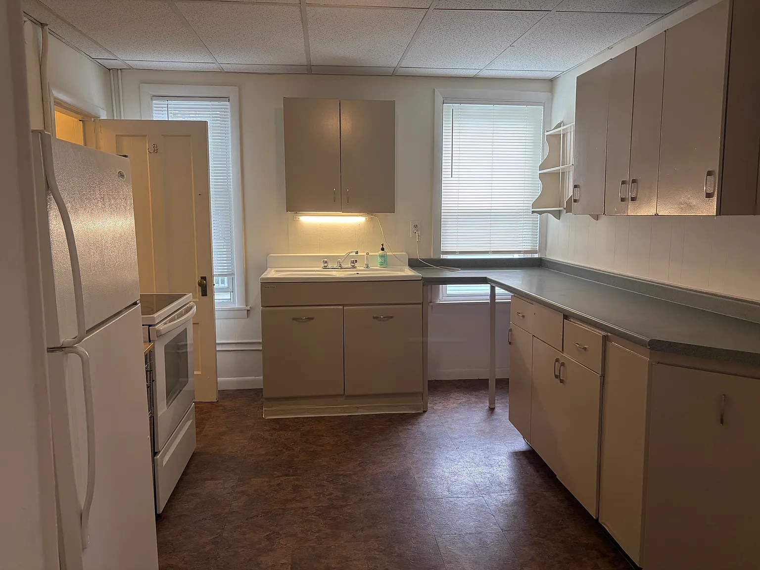 2 bed, $1,400 — Photo 3