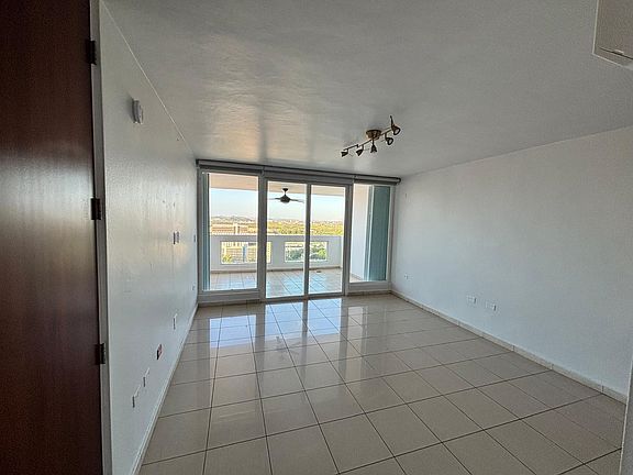 3rd image of 576 Avenida Arterial #2608