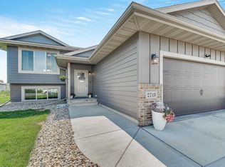 2713 S Richie Dr, Sioux Falls, SD 57106