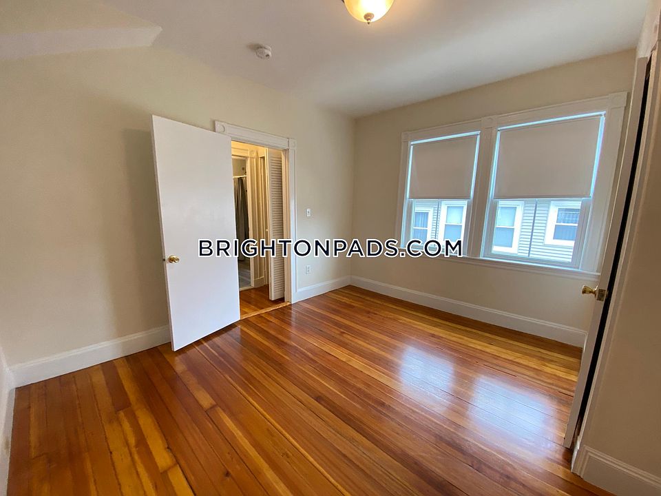 2nd image of 108 Etna St #111