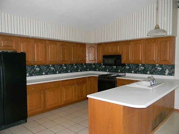 5th image of 508 S Westview Dr