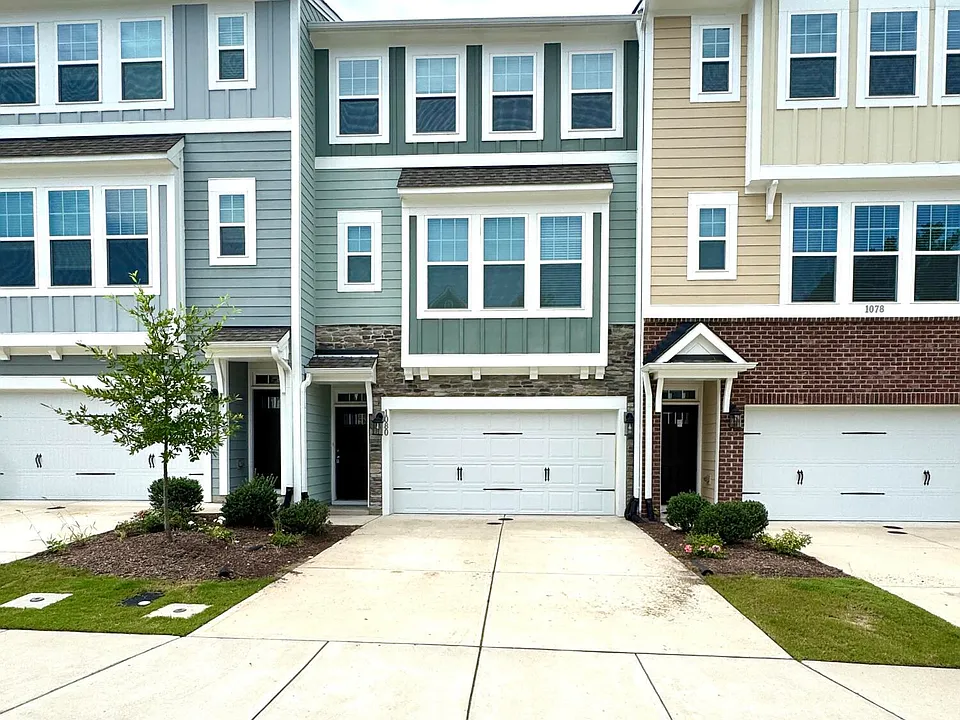 1080 Manorhaven Dr