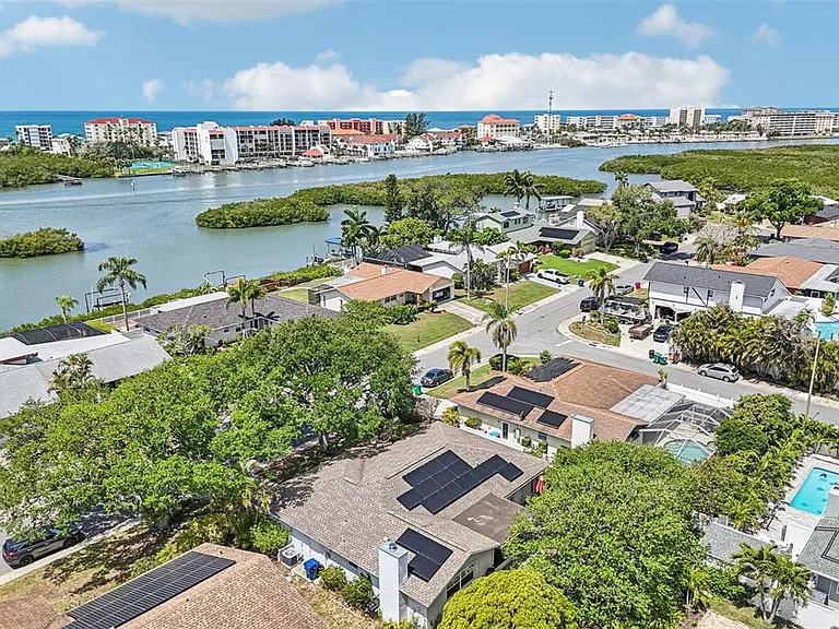 8083 Bayhaven Dr — Photo 31