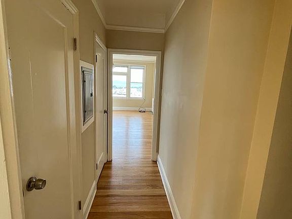 4th image of 1900 Vallejo St APT 405