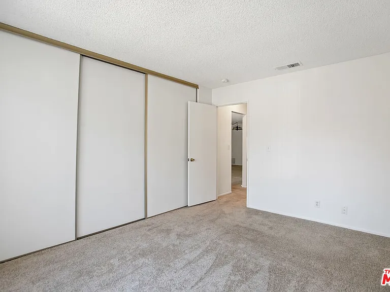 5464 Evelyn Dr — Photo 12
