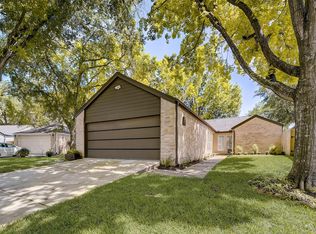 1371 Beaujolais Ln, Houston, TX 77077