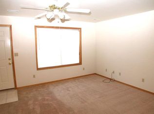 425 N Robinson Cir, Carbondale, IL 62901