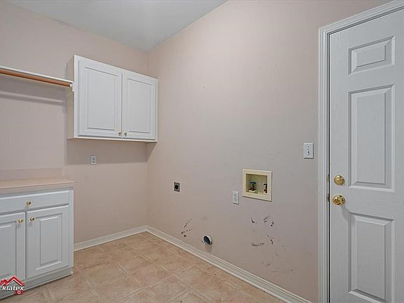3rd image of 107 Diana Dr