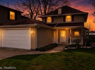 2230 Elm St, Algonac, MI 48001