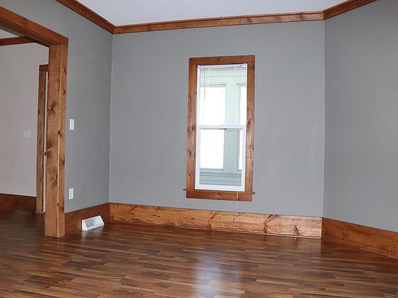 5th image of 107 Sanborn St
