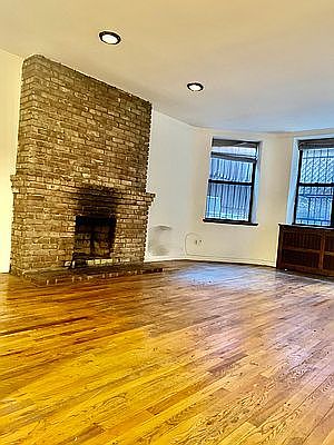 4th image of 315 W 74th St #D