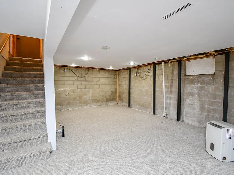 103 Perry Ln — Photo 31