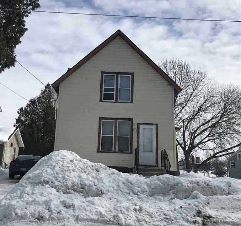 2nd image of 912 Central St