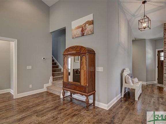 5th image of 300 Westminster Dr