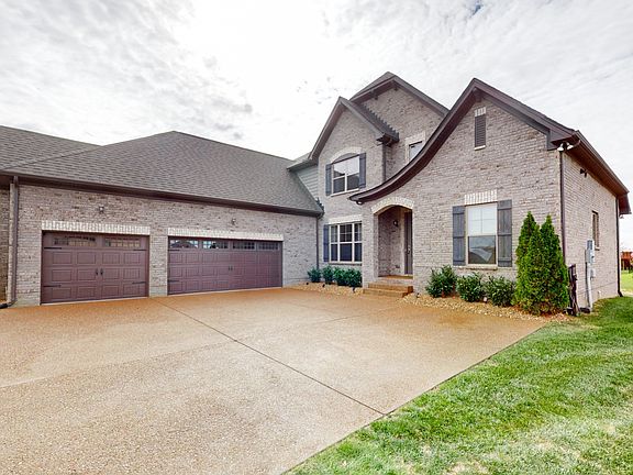 3rd image of 1320 Barnsdale Pl