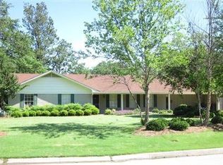 1208 Farmer St, Cleveland, MS 38732