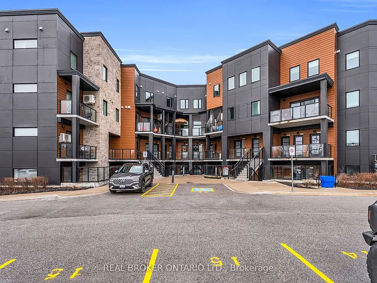 17 Centre St #311 — Photo 3