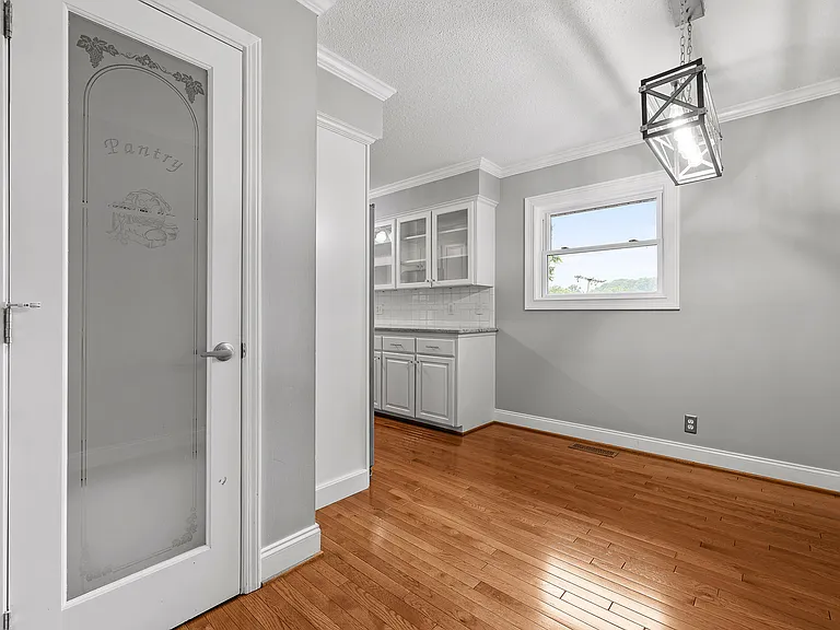 3443 Shadowlawn Dr — Photo 10