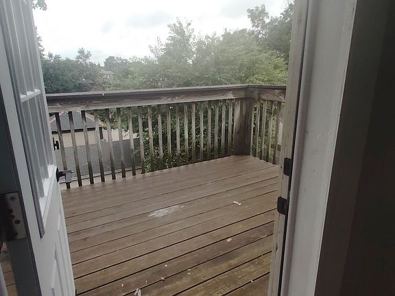 3rd image of 1712-1714 Bryden Rd