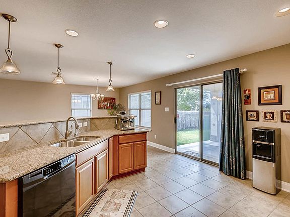 4th image of 2705 Claremont Ct