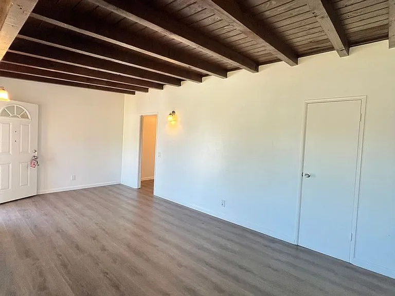 7695 Encinas Cir — Photo 4