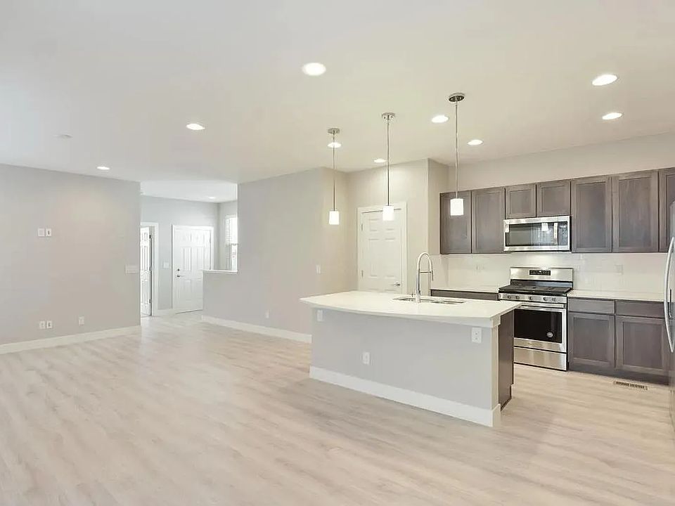 1st image of 15761 E Bolling Dr