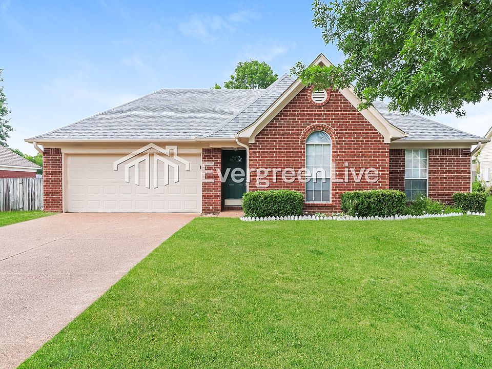 1st image of 25 Spring Valley Dr