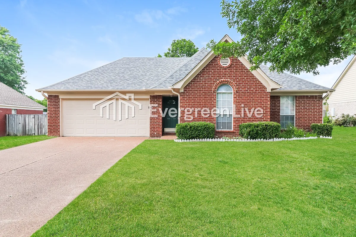 Building Photo - 25 Spring Valley Dr