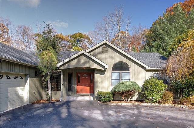 1st image of 205 Briarwood Dr