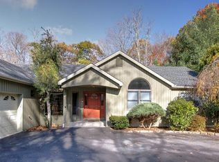 205 Briarwood Dr, Somers, NY 10589