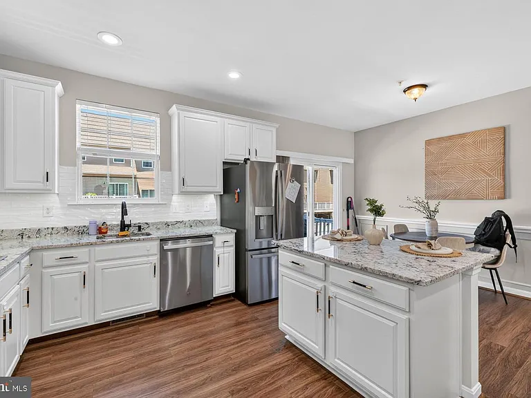 121 Polo Way — Photo 13