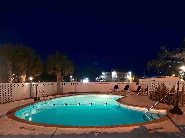 7246 Wrightsville Ave #223, Wrightsville Beach, NC 28480