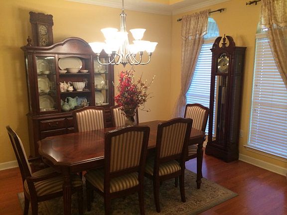 4th image of 536 Rock Springs Dr