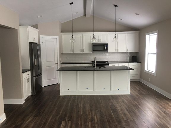 2nd image of 1570 Shenandoah Dr #60