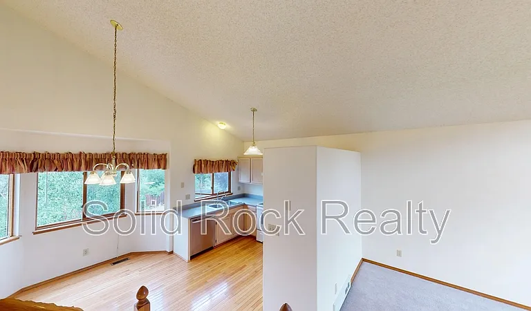 2580 Lyncrest Dr — Photo 15