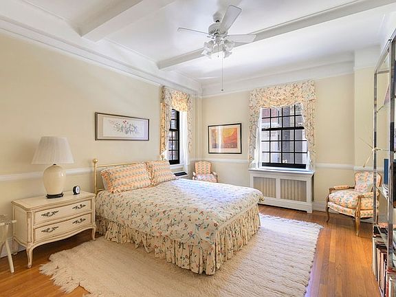 5th image of 129 E 69th St APT 3C