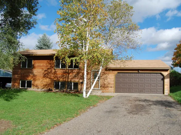 9540 Yorkshire Ln, Eden Prairie, MN 55347