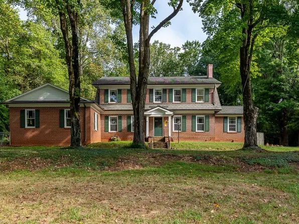 3231 Valley Rd, Winston Salem, NC 27106