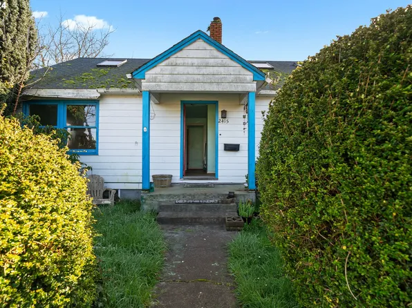 2415 Liberty St, North Bend, OR 97459